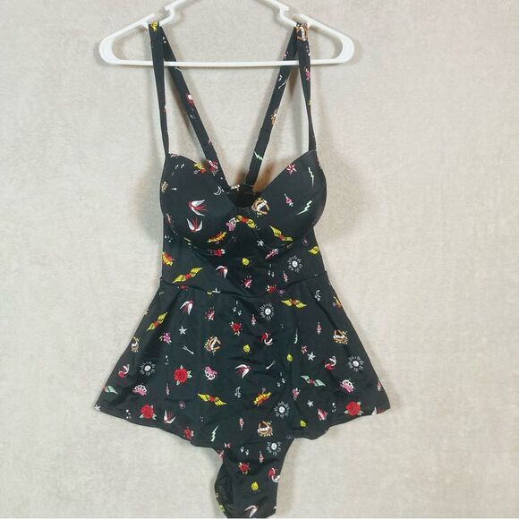 Torrid Underwire Push Up Peplum One Piece Swimsuit Size 1 1X Black Tattoo Dagger - Picture 4 of 9